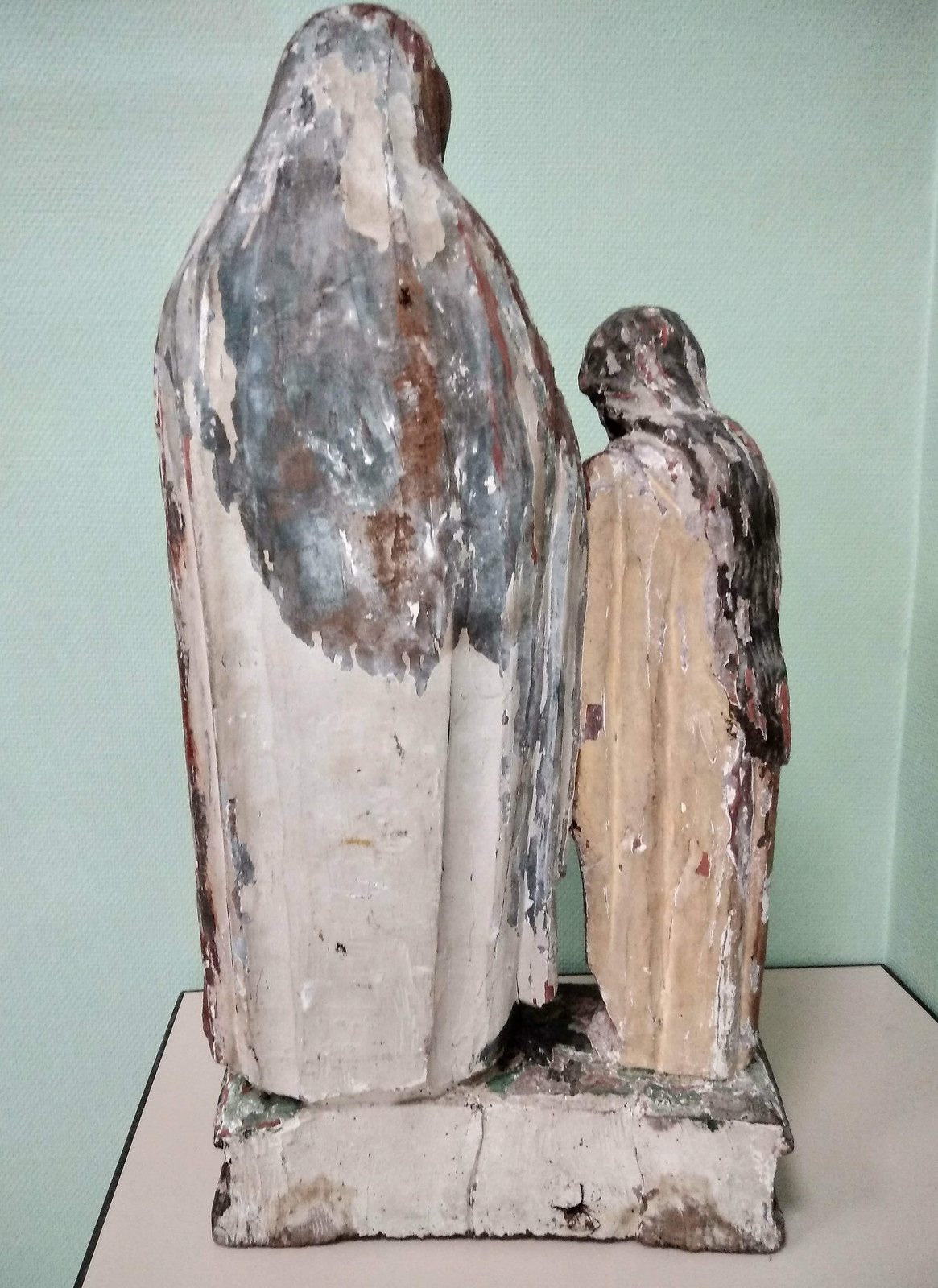 Groupe sculpté de l'Éducation de la Vierge, avant sa restauration
