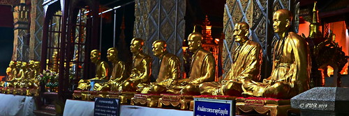 ประเทศไทย thailand เมืองไทย watphrathathariphunchai วัดพระธาตุหริภุญชัย wat temple วัด รูปปั้น statues ลำพูน lamphun พุทธกาลนิชน buddhist
