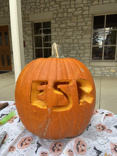Fall 2019 ESR Pumpkin Carving Party