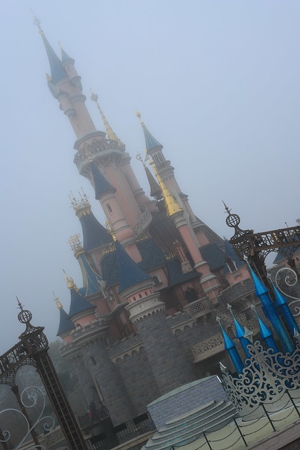 Château dans la brume