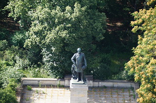 4-045 Albrecht-Graf-von-Roon monument
