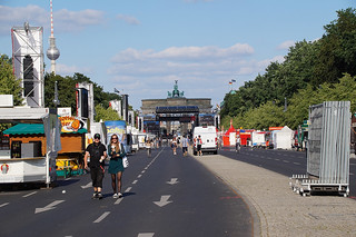 4-074 Wandeling op Straße des 17. Juni richting Brandenburger Tor