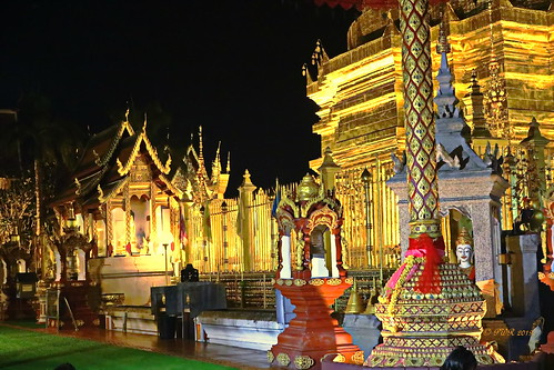 watphrathathariphunchai วัดพระธาตุหริภุญชัย wat วัด temple ประเทศไทย thailand เมืองไทย thamboon ทำบุญ makemerit ลำพูน lamphun พุทธกาลนิชน buddhist