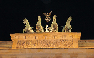 7-197 Brandenburger Tor avond
