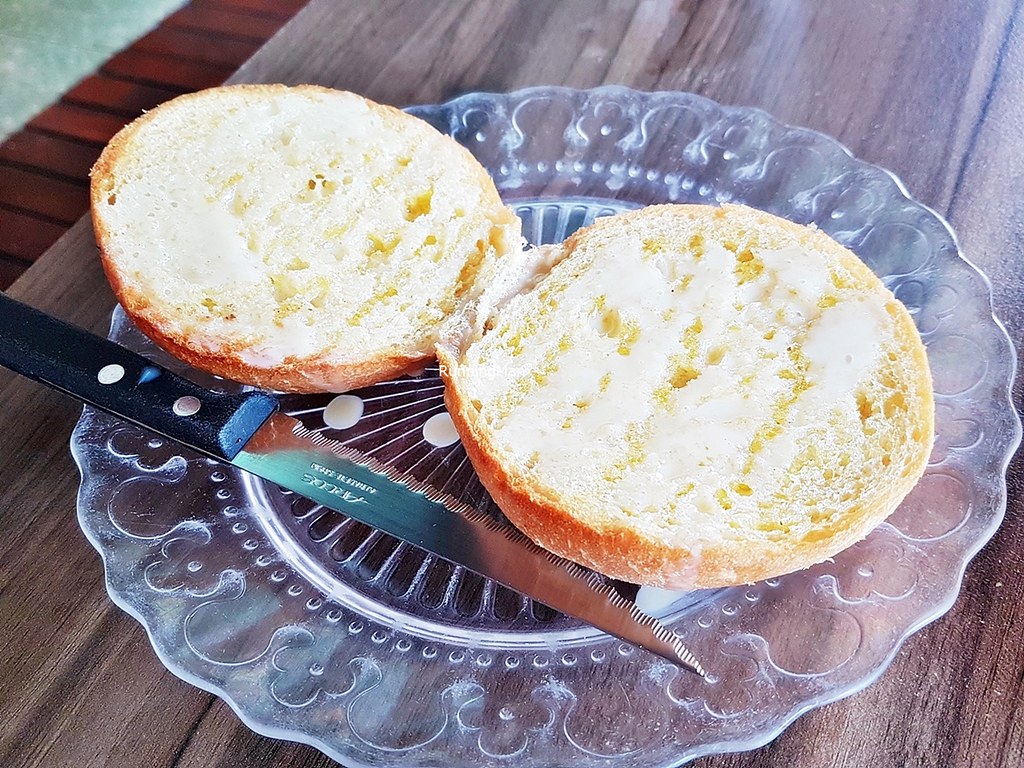 Toasted Bun With Condensed Milk
