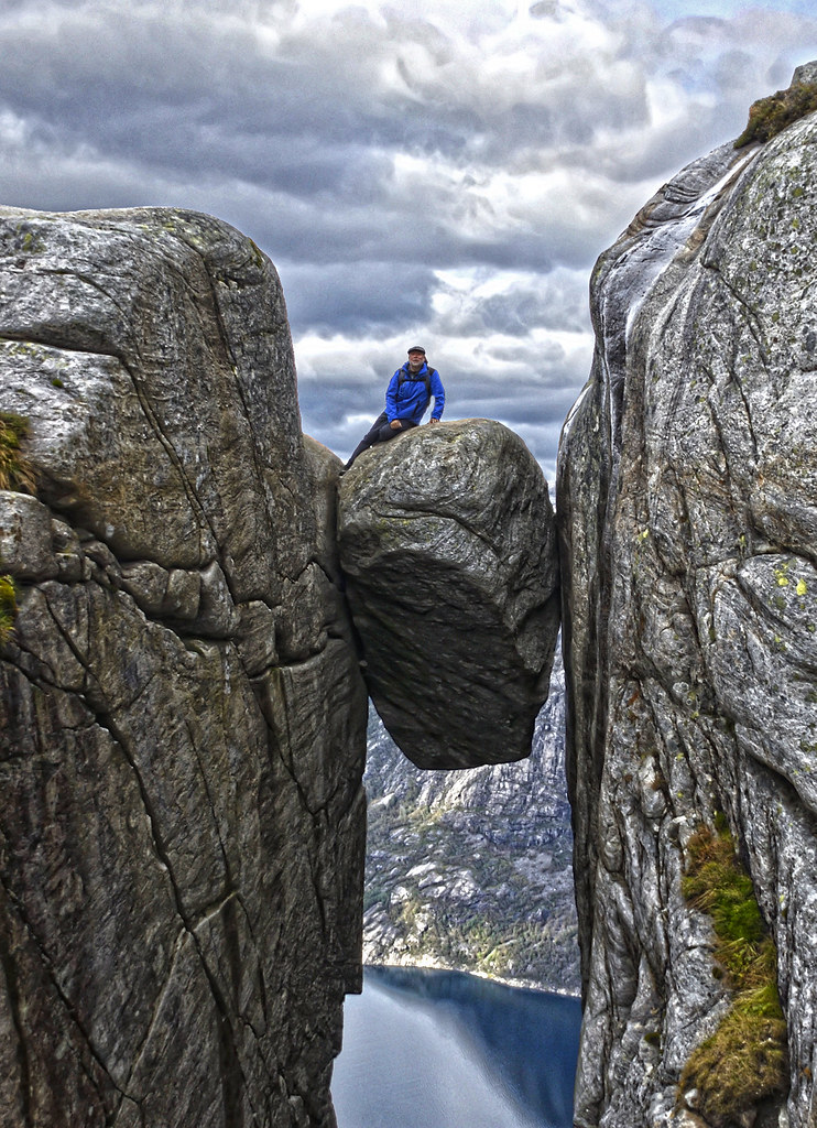 Un saludo desde Kjerag