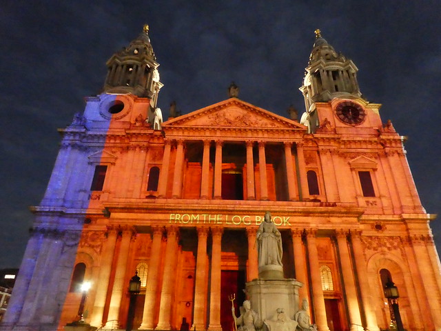 UK - London - City of London - St Paul's Cathedral - Where light falls