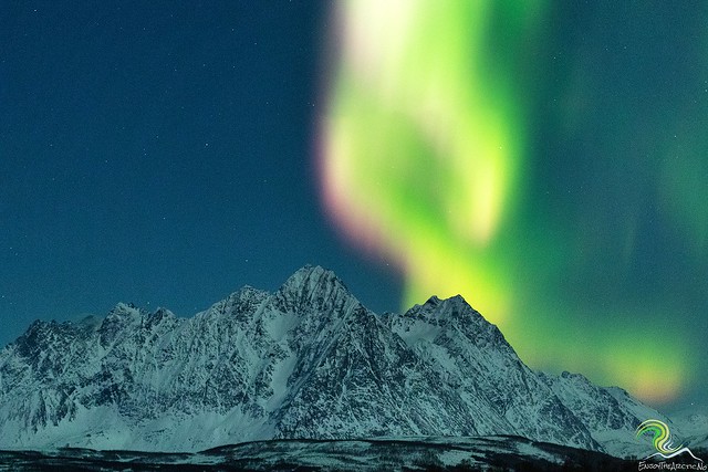 Mountains and Aurora, what can be more beautiful? www.enjoythearctic.no