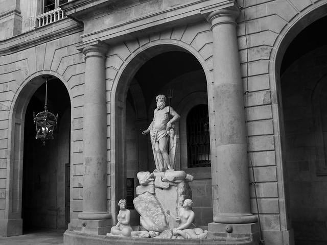 “Font de Neptú” (1802), escultor Nicolau Travé, Llotja de Mar, Barcelona.