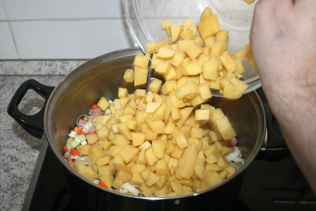 48 - Kartoffeln addieren / Add potatoes