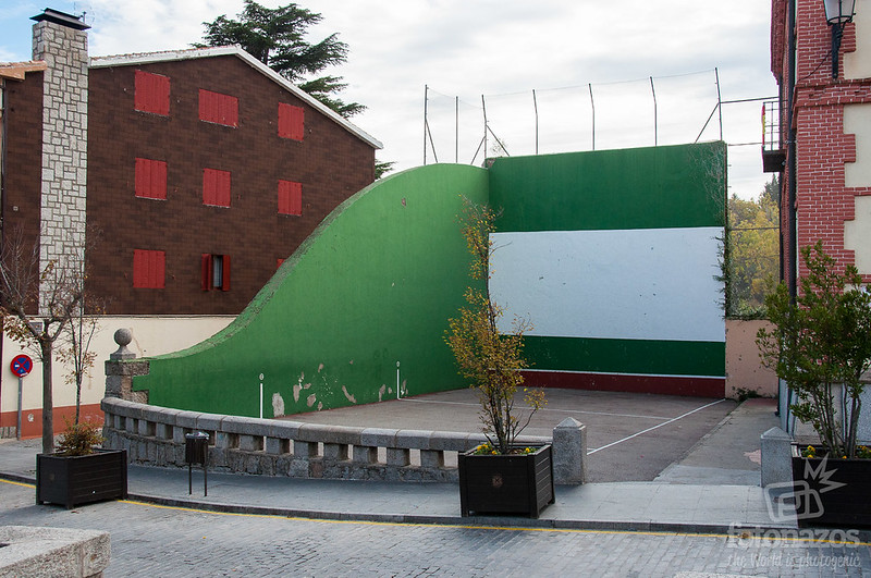 Paseo azul, una ruta por el casco urbano de Rascafría Paseo azul, una ruta por el casco urbano de Rascafría