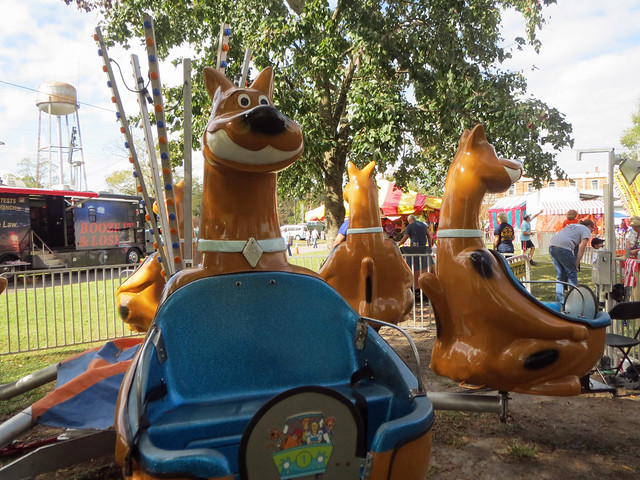Fun Time Amusements Scooby Doo Carnival Ride.
