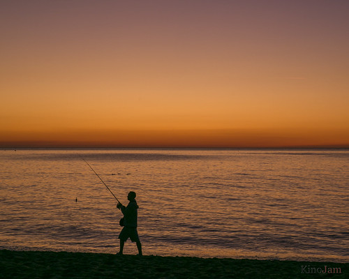 Pescando al amanecer by kinojam, amanecer alba sunrise beach playa pescador fishernan contraluz silueta kino kinojam canon canon6d