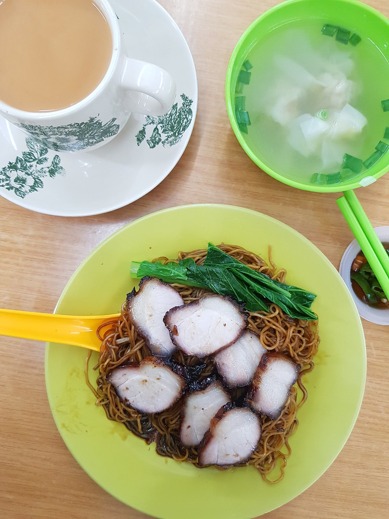 叉烧云吞面 Charsiew Wanton Mee rm$6.50 & 华人奶茶 TehC rm$1.90 @ SS2 Rising Kopitiam