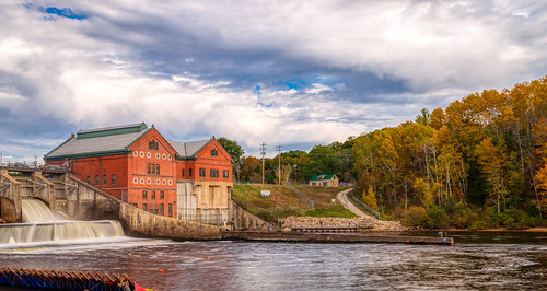 dam crotondam hdr michigan muskegonriver nikon nikond5300 outdoor autumn clouds color colorful colour fall geotagged longexposure outside river sky spillway tree trees water waterfall