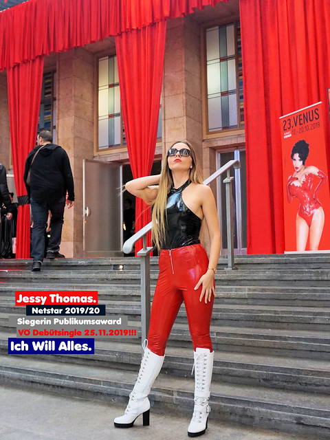 Jessy bei den Netstar-Awards & in Berlin, 10/19.