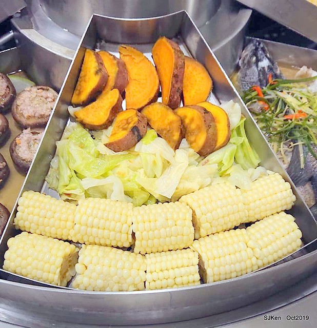 The steam pot dishes for 10 people , 埔里四季蒸宴 ， Middle Taiwan, Oct 26, 2019