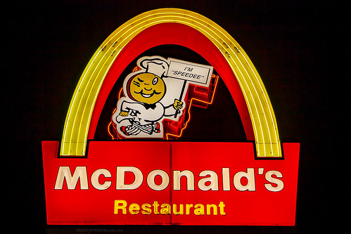 colorado co montrose mcdonalds speedee retro goldenarches golden arches arch restaurant fastfood fast food drivethrough drivethru sign neon night