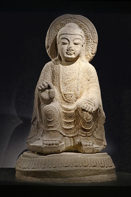 Le Bouddha Maitreya (Musée national de Gyeongju, Corée du sud)