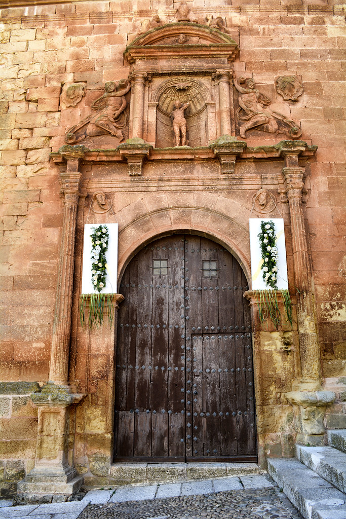 Puerta lateral Iglesía de la Santísima Trinidad
