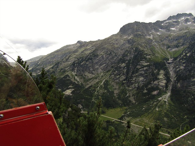 View from the Gelmerbahn going to the top