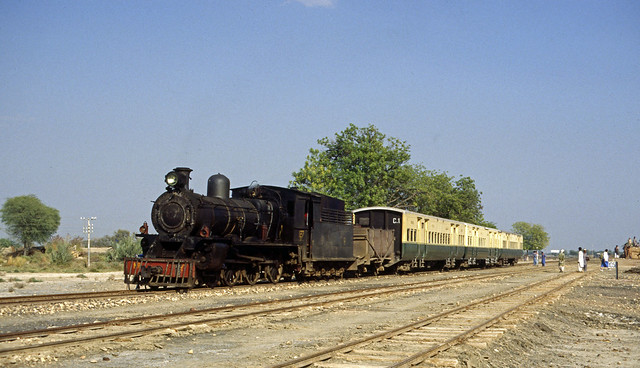 Pakistan Railways SP 127 in Jam Sahib (Pakistan), 1990.