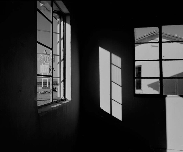 Amboy, Ca_window frame&shadows
