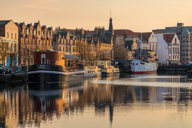 Autumn glow at the Shore, Leith
