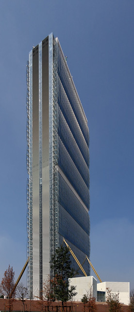 IMG_1190 Allianz Tower by Arata Isozaki