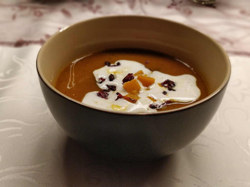 Kürbis-Gewürz-Suppe 