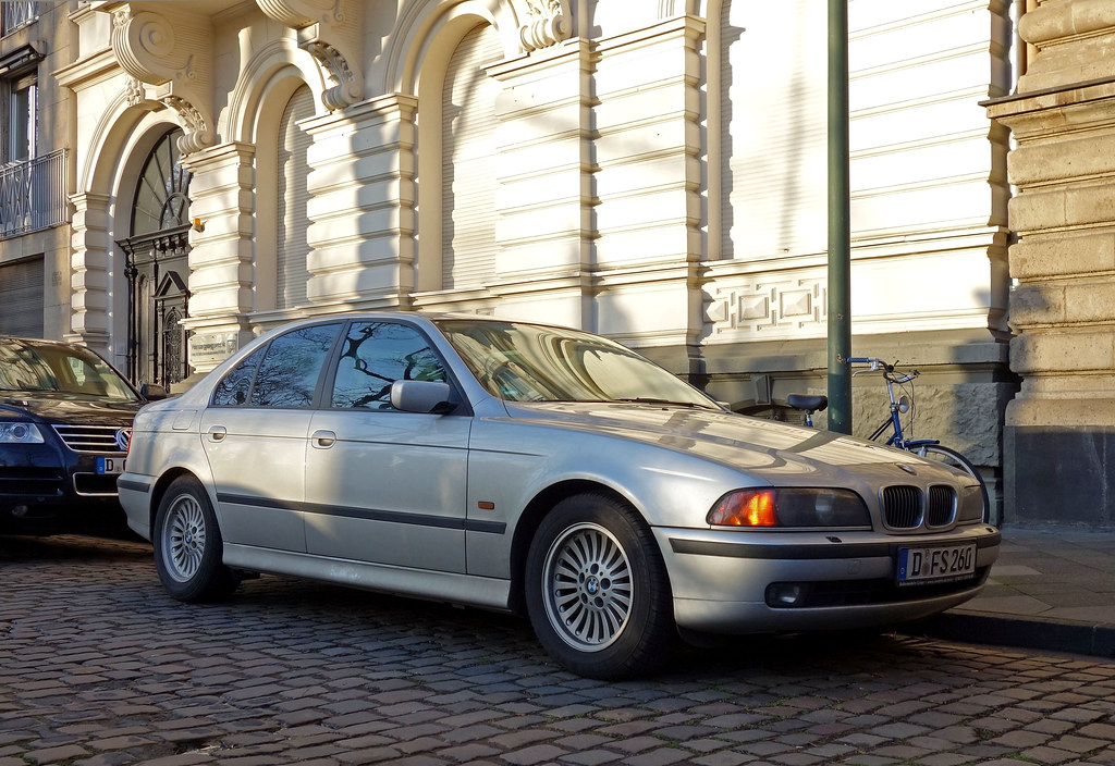 What is E39 facelift?