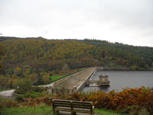 Ladybower Dam and wooded slopes to Win Hill Pike SWC Walk 349 - Ladybower Inn Circular (via Alport Castles and Derwent Reservoirs) [Win Hill Ending]