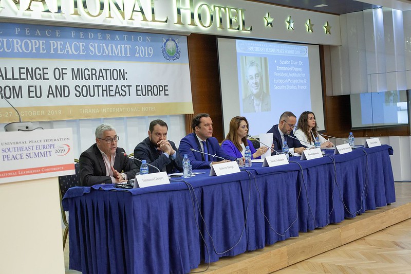 la session IVB a traité un sujet d'actualité : "Les défis des  migrations : Perspectives de l'Union Européenne et de l'Europe du Sud-Est" 