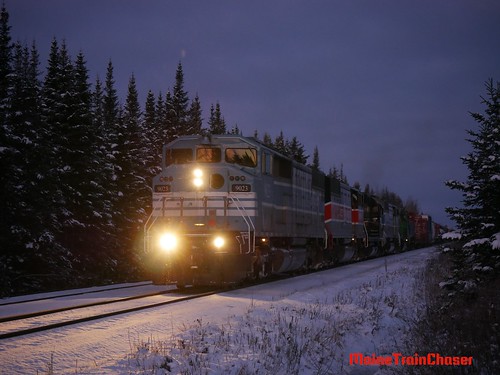 cmq trains train east eastbound snow maine quebec job2