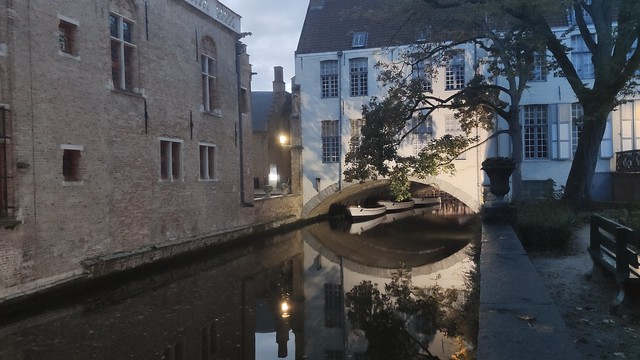 Más Brujas:canales bajo la lluvia, cervecería De Halve Maan y postales nocturnas - DESCUBRIENDO FLANDES: cuatro días en Brujas, Damme, Gante y Bruselas (36)