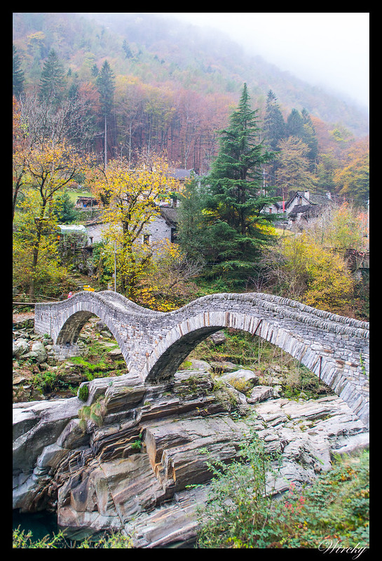 Puente de los Saltos en Lavertezzo