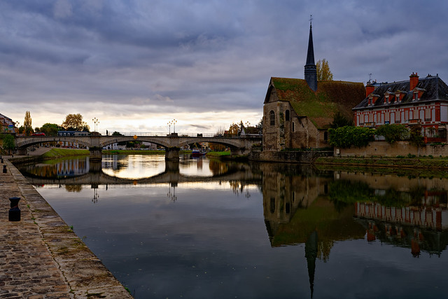 Pont d'Yonne et église Saint Maurice de Sens