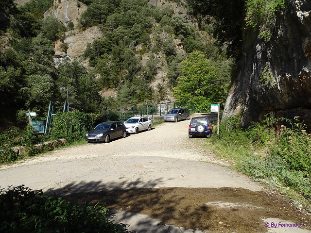 La Vall de Lord'19 -20- Aigua de Valls y Pont Cabradís -10- Ruta del Pont Cabradís -01- Parking 01- (12-10-2019)