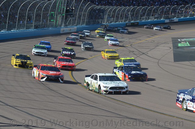 Rush hour at ISM Raceway