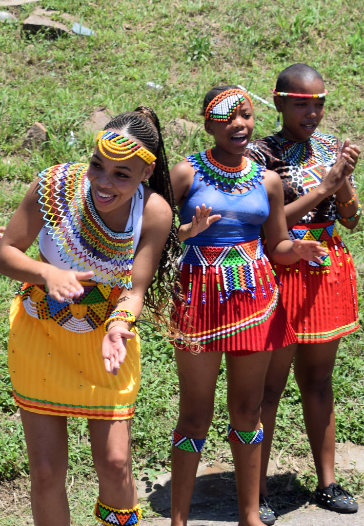 DSC_8985a Sbusi Zulu Umemulo Coming of Age Ceremony South African Zulu Cultural Singing and Dancing Umlazi Durban November 2019