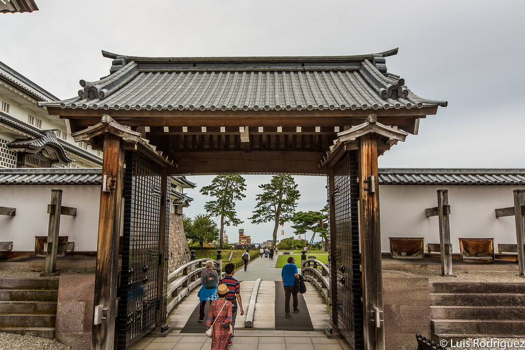 Puertas reconstruidas del castillo de Kanazawa