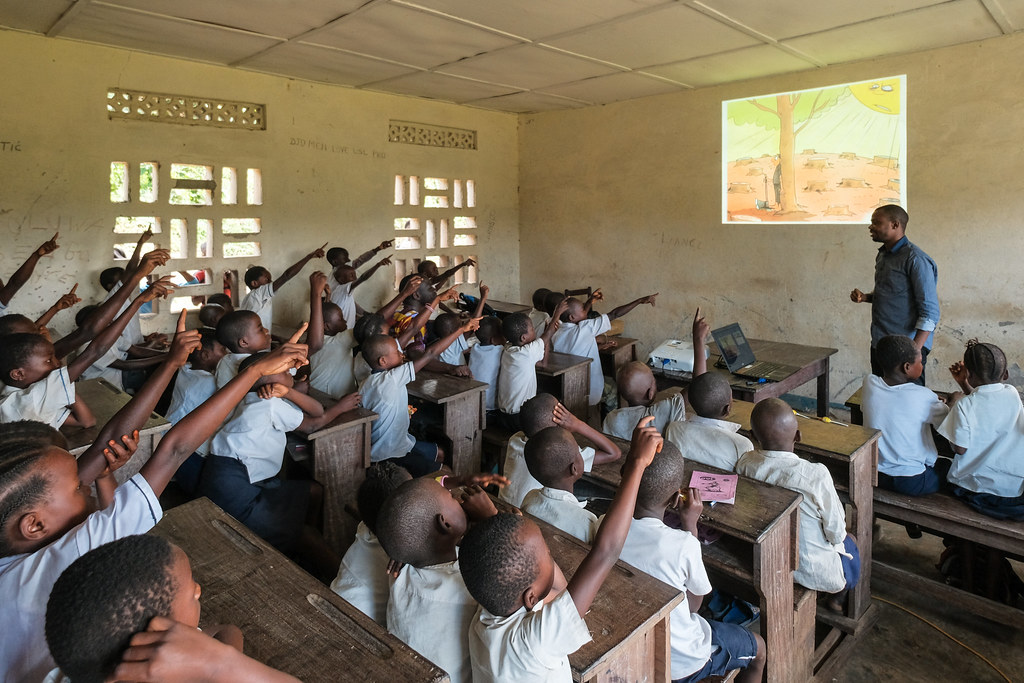 Eviromental awareness campaign at a primary school in Yangambi - DRC.