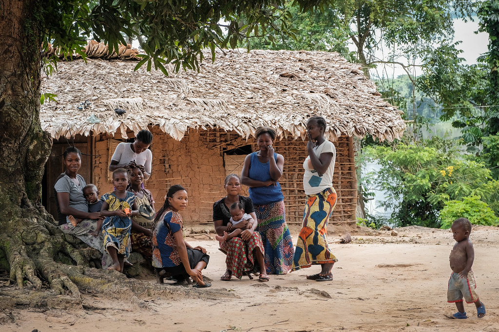 Women and kids in the village of Bokuma - DRC.