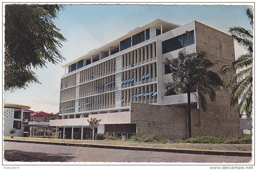 ABIDJAN - Immeuble Moderne | by memoire2cite110