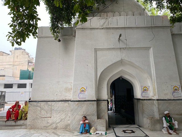 City Faith - Hazrat Naseeruddin Chirag Dehlavi's Sufi Shrine, South Delhi