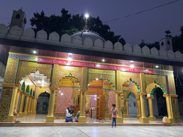 City Faith - Hazrat Naseeruddin Chirag Dehlavi's Sufi Shrine, South Delhi