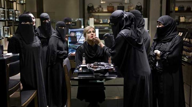 3642 Why do Saudi Women take loans from Banks 01