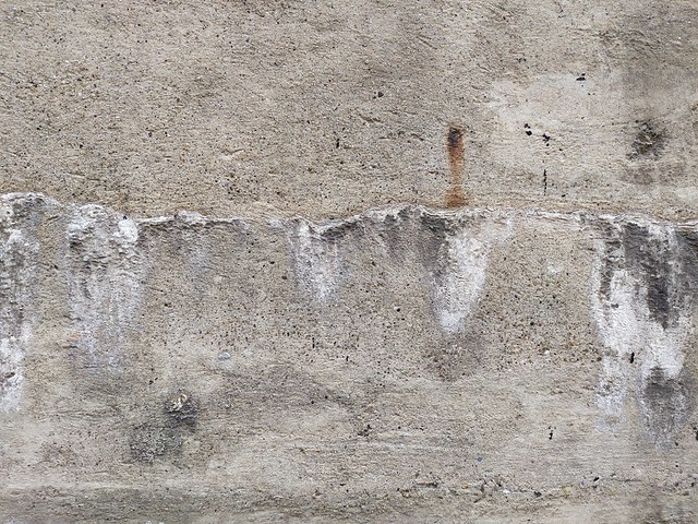Concrete wall texture - by TexturePalace.com