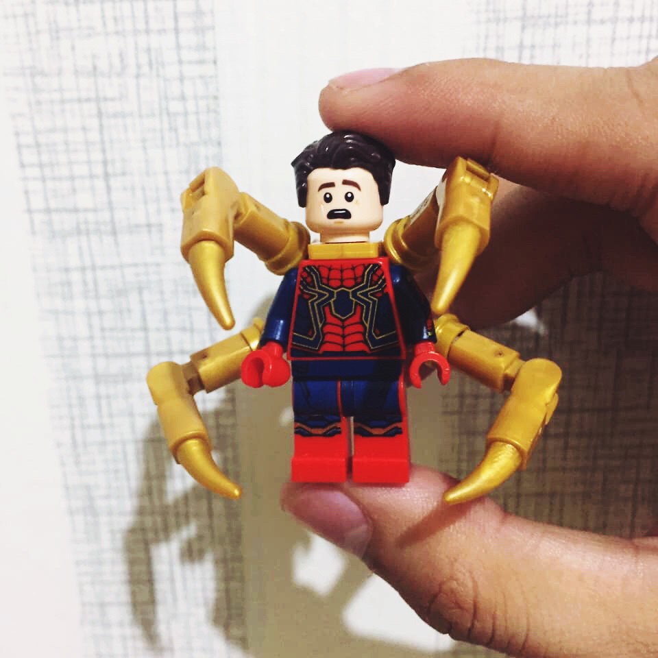Better Iron-Spider mechanical arms! Fully articulated.