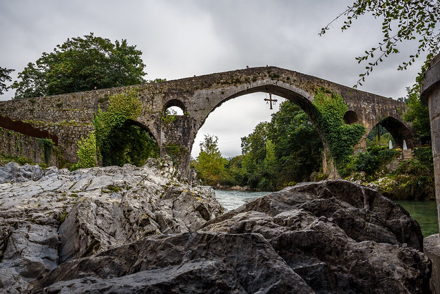 Roman bridge (Cangas de Onis, Asturias, Spain) / Римский мост (Кангас-де-Онис, Астурия, Испания)
